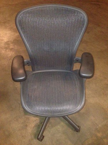 herman miller aeron chair size b