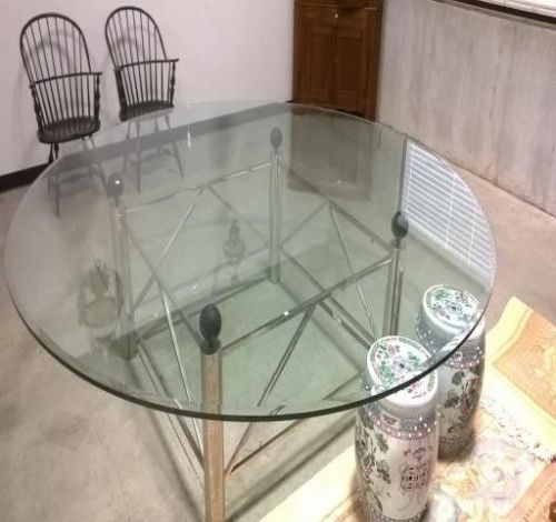 CONFERENCE / MEETING / DINING ROOM ROUND 8&#039; DIAMETER BY 3/4 INCH GLASS TOP TABLE