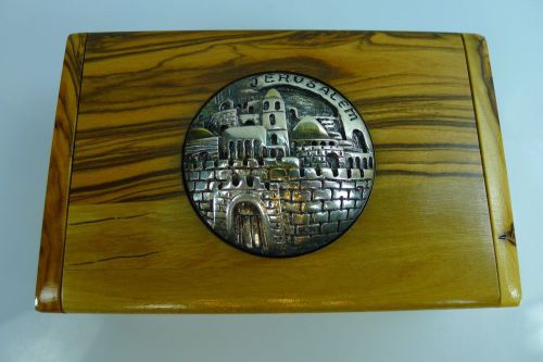 A MID CENTURY OLIVE TREE WOOD &amp; SILVER JERUSALEM DECORATED BUSINESS / CARD BOX