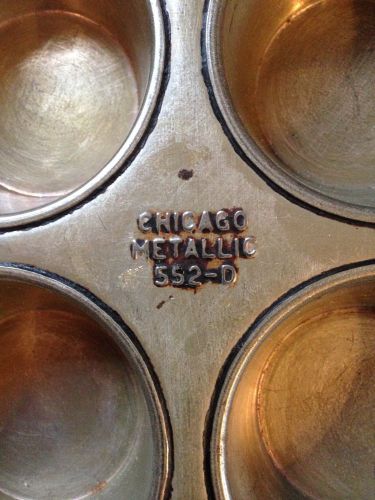 Chicago Metallic 552-D 24 Muffin Pan Heavy Commercial Use