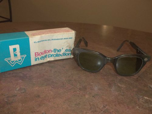 Vintage Safety Glasses Bouton Green Lense in Original Box No Cracks or Chips!