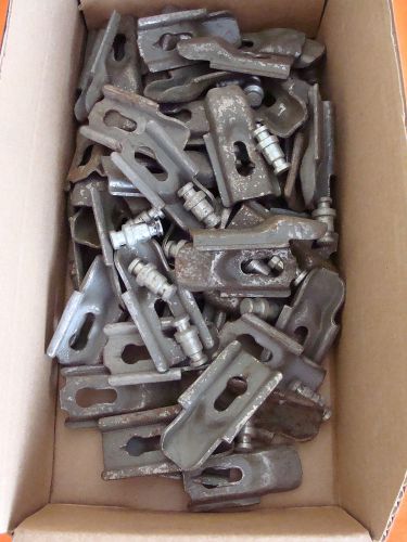 LYON OLD STYLE SHELVING SPARE PARTS (60) CLIPS (22) STUDS SERIES 4000