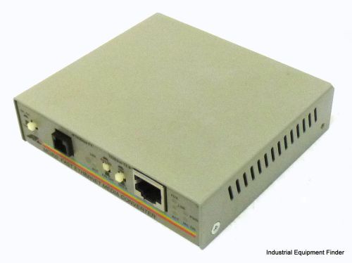 Allied Telesyn International AT-MC302 Fast Ethernet Media Converter