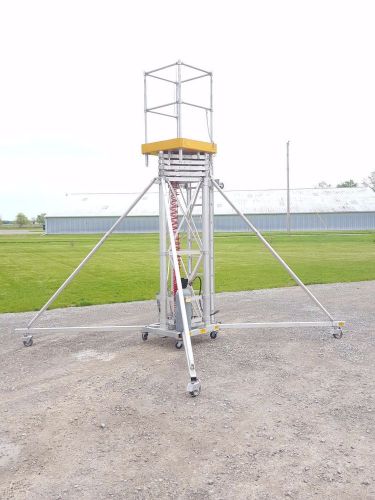 Airlift Aluminum Upright Scaffold 32&#039; Portable Personnel Lift