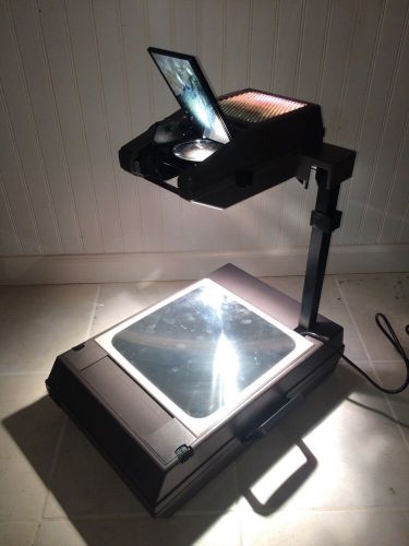 3M MODEL 2000AG Portable Suitcase Projector 2000-AG ~ Works Great! Cleaned!