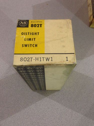 NEW IN BOX ALLEN-BRADLEY OILTIGHT LIMIT SWITCH  802T-H1TW1 SERIES 1