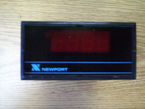 Newport 5 watt 120VAC panel meter indicator Q2000JDF1