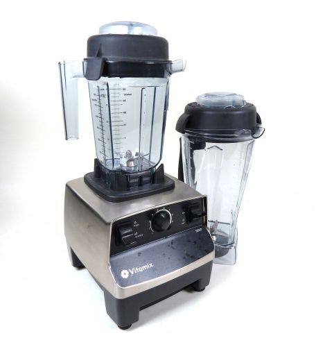 Vitamix blender total nutrition center 5200 standard brushed stainless+pitchers for sale