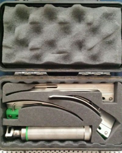 Laryngoscope kit