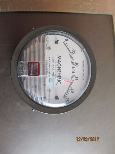 Dwyer 2000-00 c differential pressure gage, range 0-0.25&#034; w.c, minor divisions . for sale