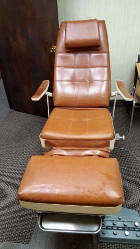Podiatry Chair - Dexta Corporation - Very Good Condition. Mark 32