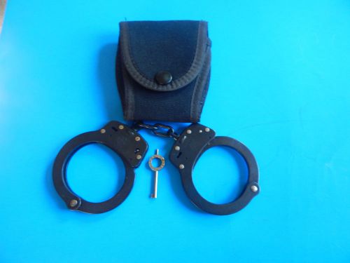 Smith and Wesson Model 100-1 Handcuffs w/case and key