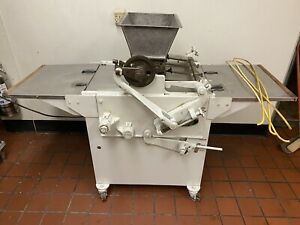 Triumph Handy 17 Wire Cut Cookie Depositor Machine With 2 Dies , 120V
