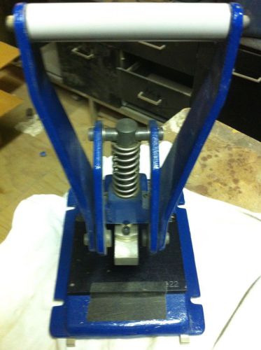 Amphenol tool press vice 1 1/4&#034; to 2 3/8&#034; opening - manually operated 357j-4674d for sale