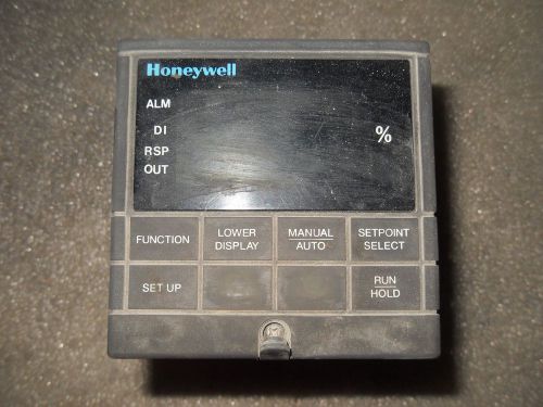 (X12) 1 USED HONEYWELL DC300K-E-0A0-20-0000-0 TEMPERATURE CONTROL
