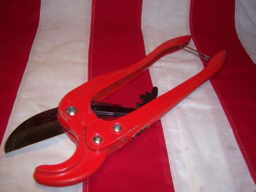 RIDGID Ratchet PVC Pipe Cutter 2-1/2&#034;  Heavy Duty 14&#034; long Two Hand Cutter
