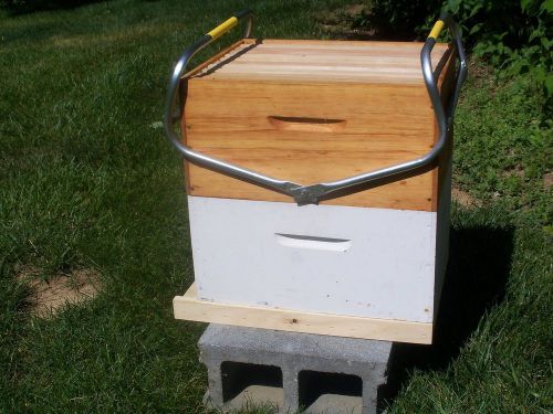 One Person Hive Lifting Tool