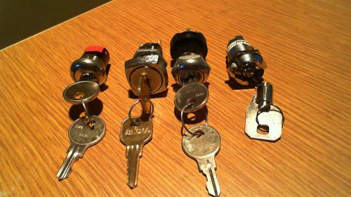 LOT OF 4 ELECTRIC KEY SWITCHES WITH VARIOUS CONNECTION TYPES