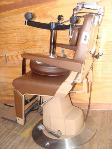 RELIANCE 880 FULL POWER EXAM CHAIR WITH RELIANCE 7700 IC STAND. GOOD CONDITION.