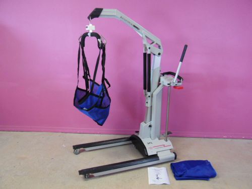Wy&#039;east medical 330 lb hydraulic foot pump mobile transfer patient lift 2 slings for sale