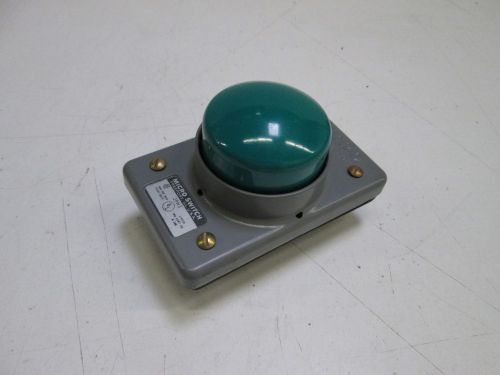 MICROSWITCH PALM BUTTON GREEN 2PH3 (AS PIC)  *NEW OUT OF BOX*