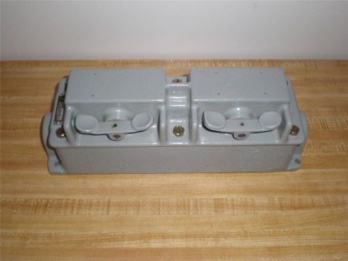 GENERAL ELECTRIC HEAVY-DUTY PUSHBUTTON 3 UNIT MOMENTARY STATION SWITCH CR2940