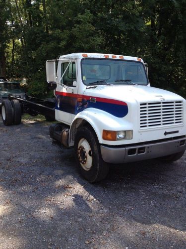99&#039; International 4700 Truck Cab &amp; Chassis T444E under CDL