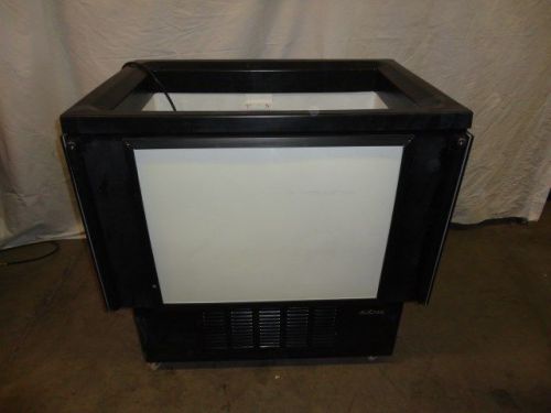 11-2011 AUCMA OPEN AIR BUNKER DISPLAY REFRIGERATOR.  NSF APPROVED