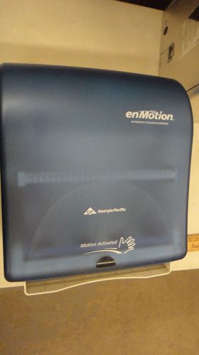 Enmotion motion activated paper towel dispensor &amp; key exc. cond.
