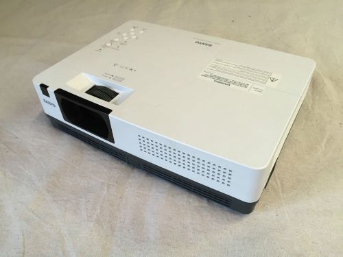 Sanyo plc-xr201 lcd projector for sale