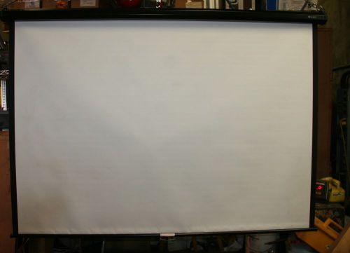 Quartet Wall or Ceiling Projection Screen 670S White Screen