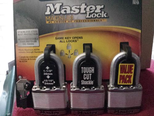 Brand New 3 Pack 1 1/2&#034; Master locks Magnum Padlocks M5XTRILF
