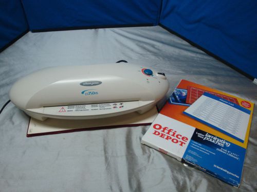 Wilson Jones LV250HS Variable Temperature Heat Seal Laminator w/Pack of Pouches