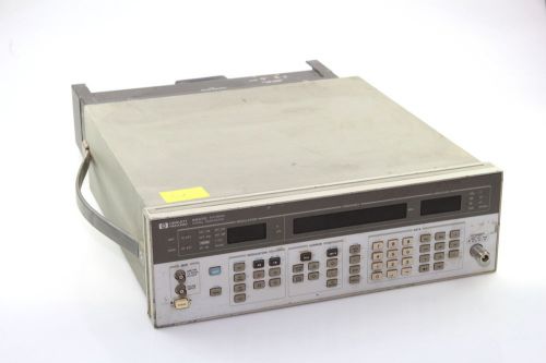 HP 8657D Pi/4 DQPSK Signal Generator