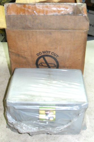 (x6-3) 1 nib hubbell b060404ch junction box for sale