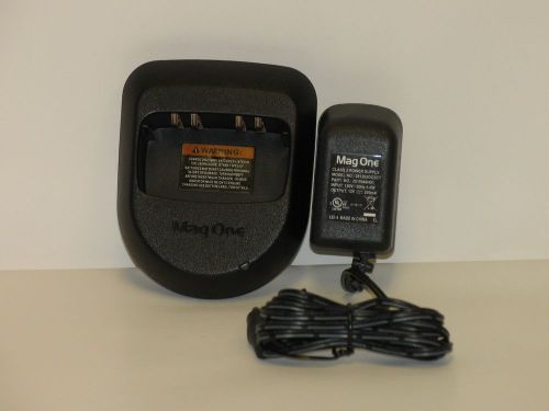 Motorola BPR40 Mag One Single Unit Standard-Rate Charger Kit PMLN4683AR