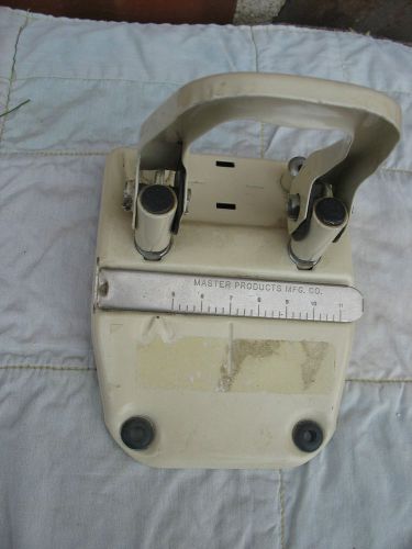 VINTAGE MASTER PRODUCTS MODEL 275X  BEIGE 2 HOLE PUNCH MADE IN USA