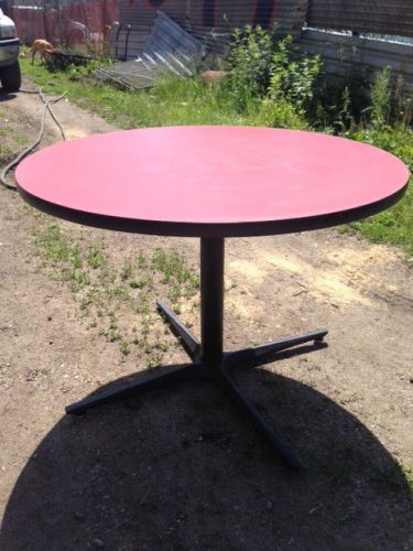 Round resturant tables