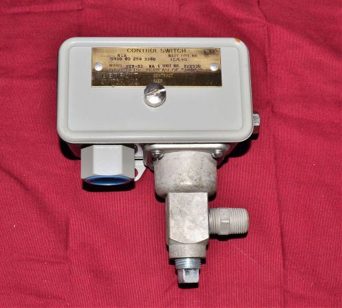 Detroit Switch 222-32 NAVY Thermostatic Control Switch NSN 5930-00-259-3360  &amp;R