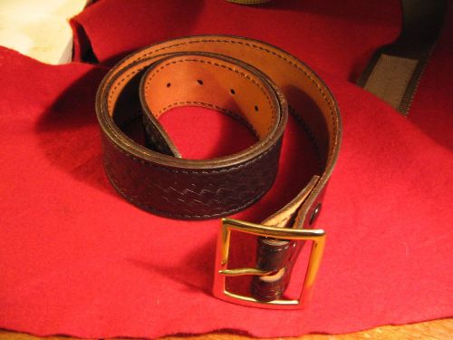 Police leather duty belt gloss dark brown  solid brass buckle  38&#034; new   unused for sale