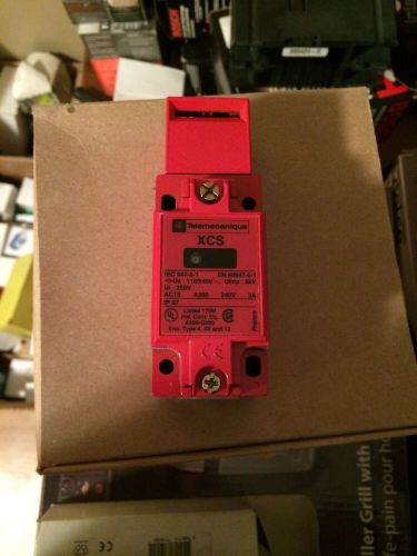 New Telemecanique XCS A723 Safety Limit Switch