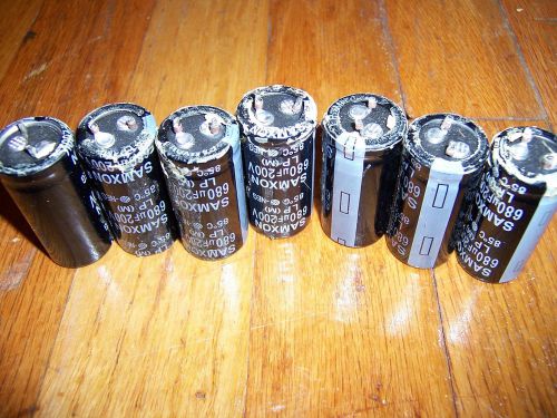 lot of 7 Samxon radial electrolytic capacitors 680uf 680 uf 200V