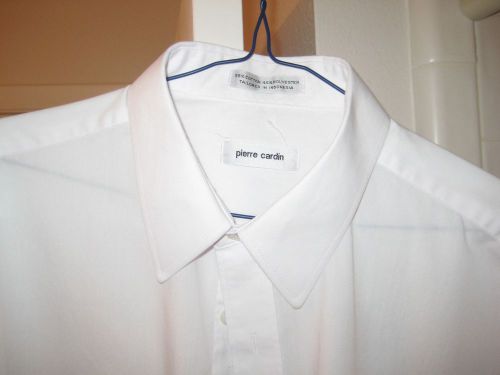 PIERRE CARDIN MEN&#039;S BUSINESS WHITE DRESS SHIRT, SIZE 16 1/2 , 34/35 - $40+ RETAIL