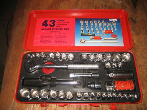 Used 43 Piece Socket Wrench Set 1/4&#034; and 3/8&#034; Drive