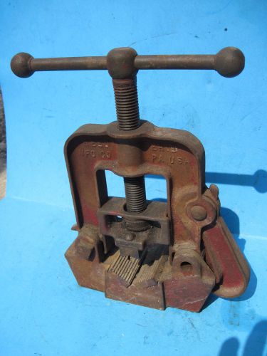 Vintage Cast Iron Reed No. 1 Pipe Vise Bench Mount Hand Tool Made In USA