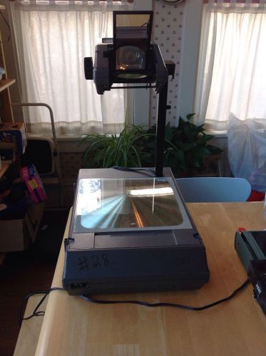 3M 2000 AG Portable Folding Overhead Transparency Projector
