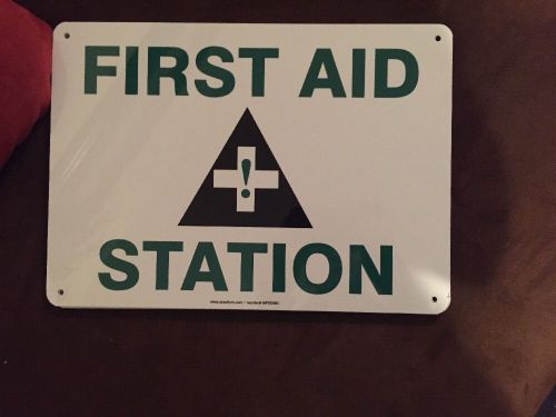 Accuform Signs 10&#034;x14&#034;Aluminum Safety Sign, Legend &#034;FIRST AID STATION&#034;