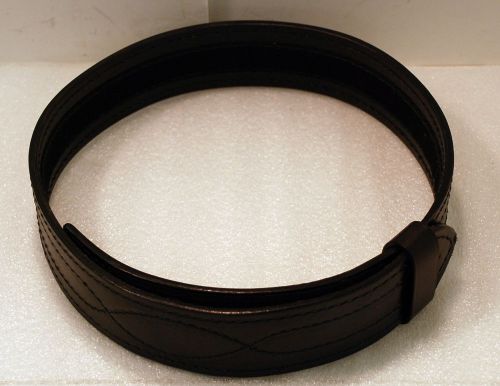 Safariland 94 leather buckleless duty belt w/hook &amp; loop size s (26-30” waist) for sale