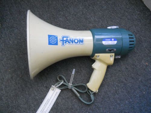 Fanon MV-16S Megaphone - 800 Yards (20 Watts Peak with Signal) w/ Foghorn