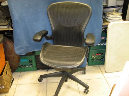 herman miller black office chair (do no send personally collect only)